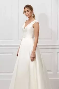 Plain a-line bridal dress with v neck
